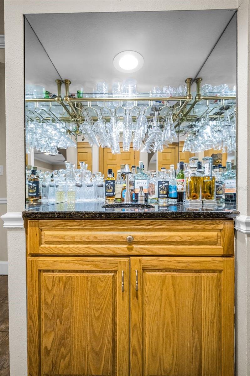 732 NE OAK ST — photo 25