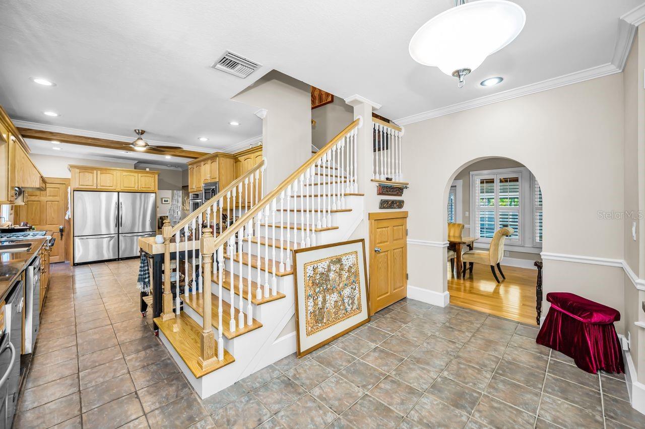732 NE OAK ST — photo 33
