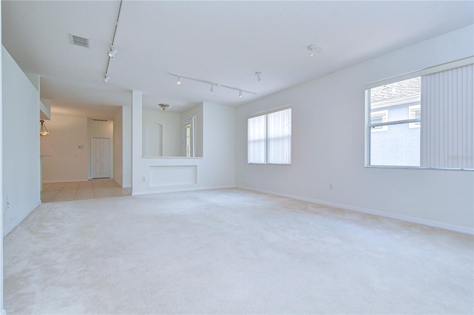 8049 SANGUINELLI RD — photo 6