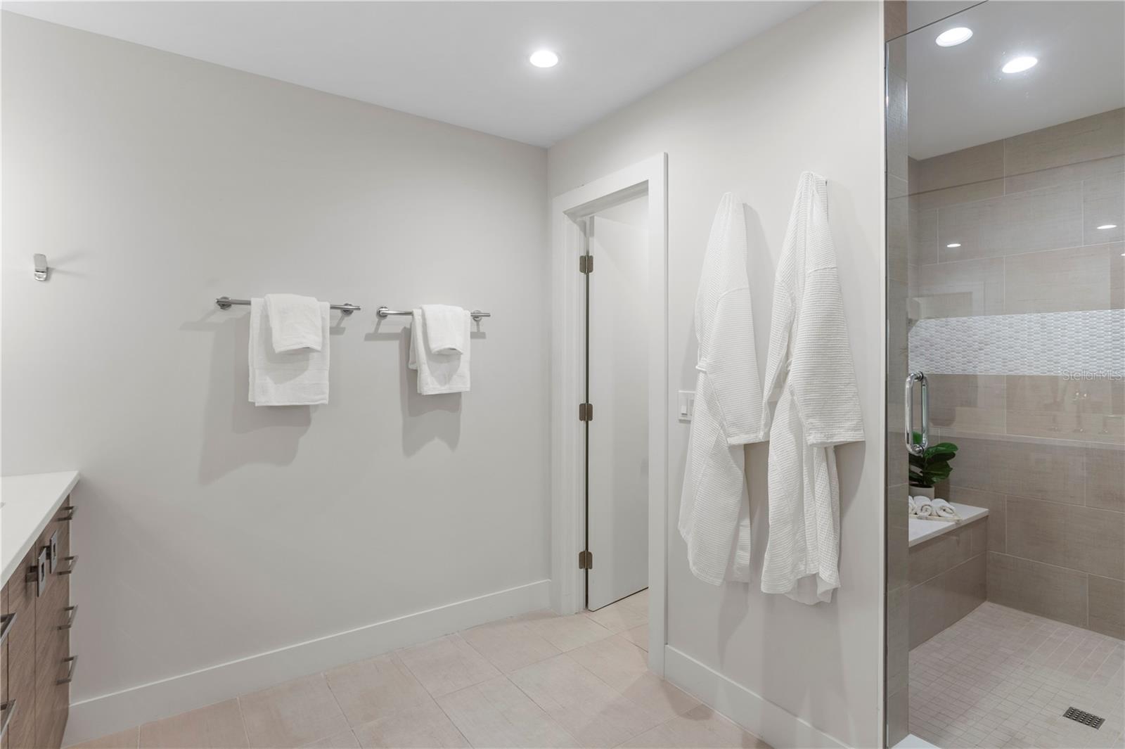 1428 PINE BAY DR — photo 30