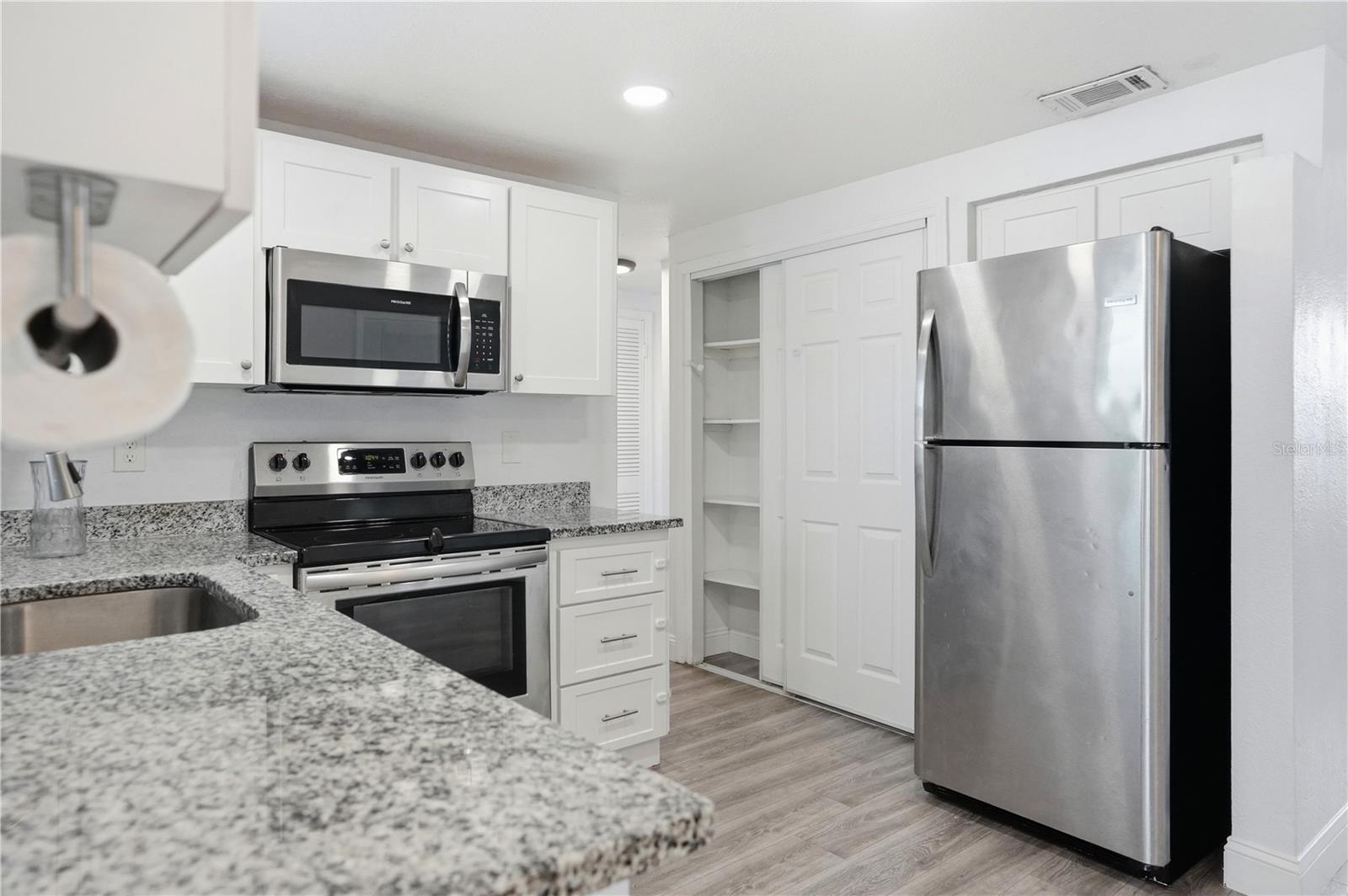 3301 ROSEFIELD DR — photo 13