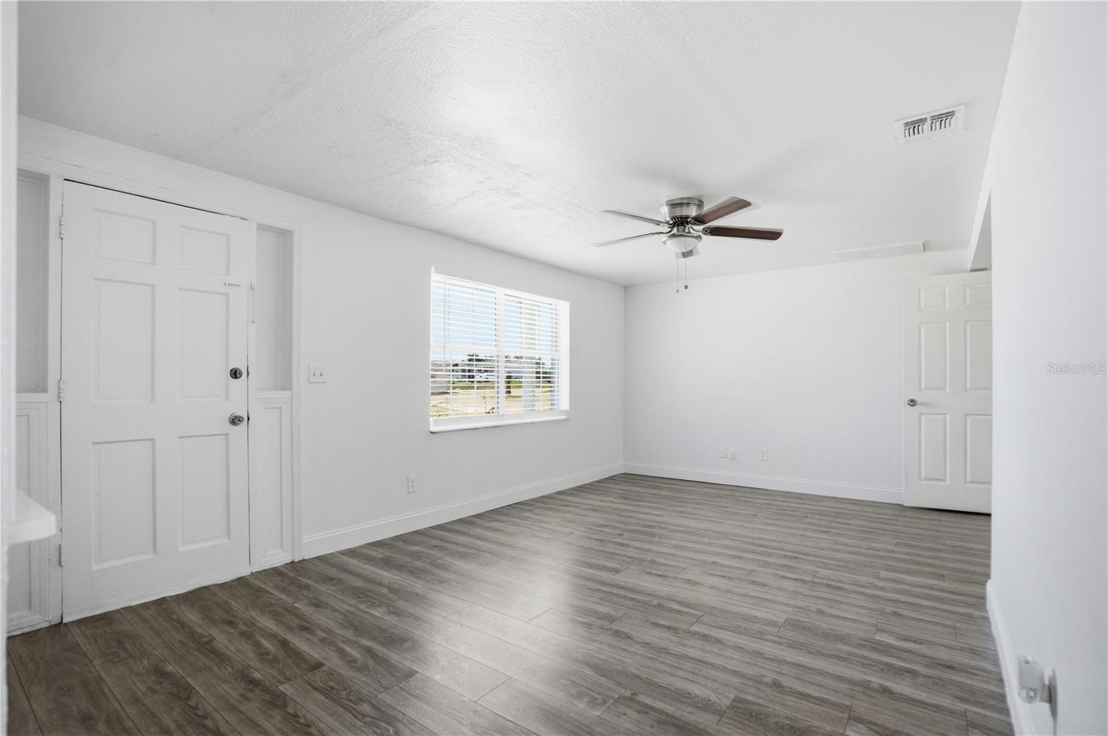 3301 ROSEFIELD DR — photo 4