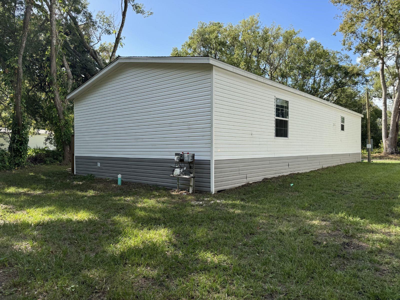 10226 MARKHAM ST — photo 3