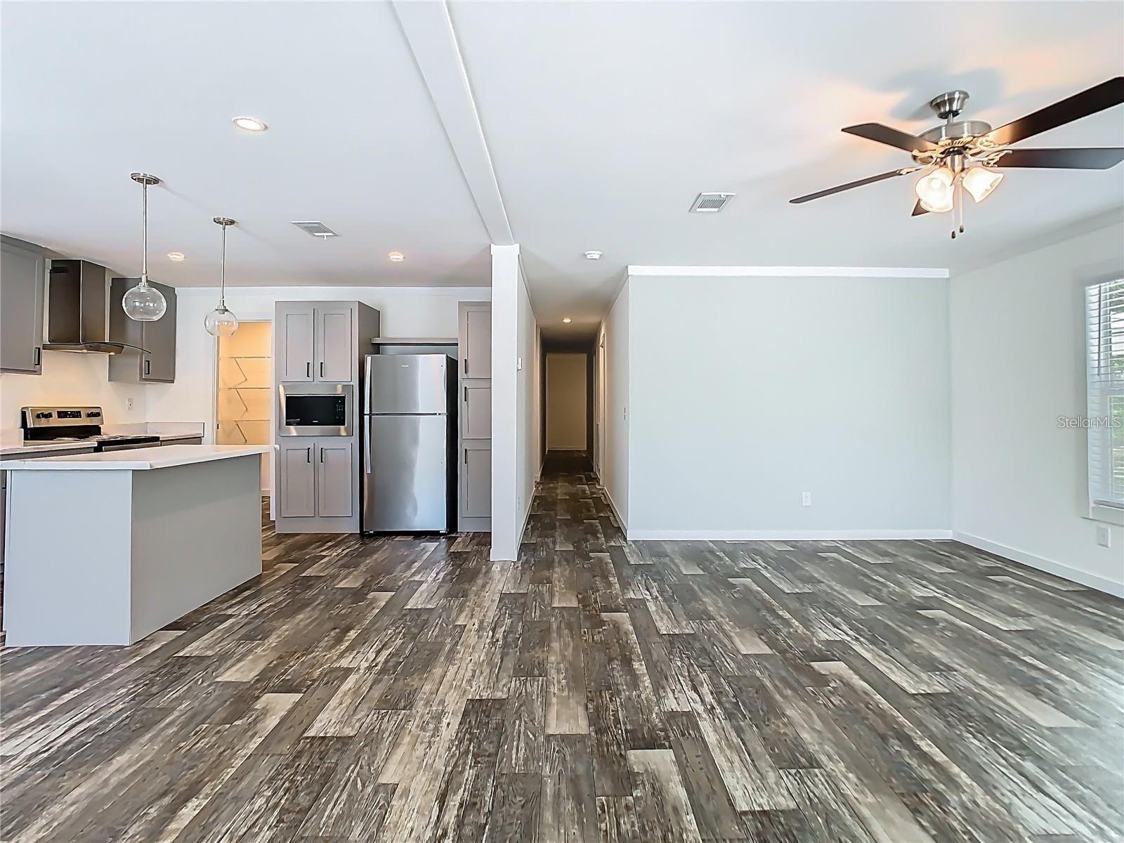 10226 MARKHAM ST — photo 7