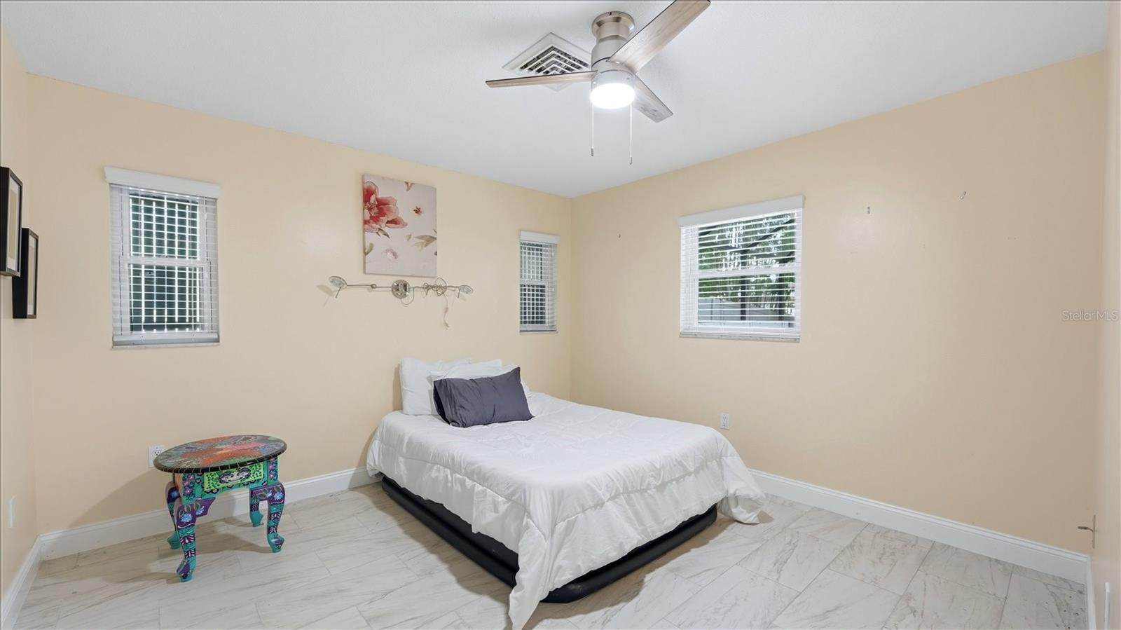 6233 ROCKEFELLER AVE — photo 23