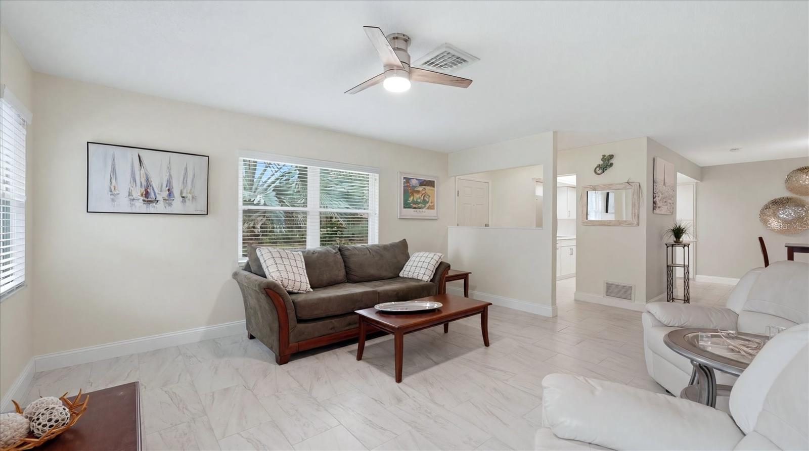 6233 ROCKEFELLER AVE — photo 8
