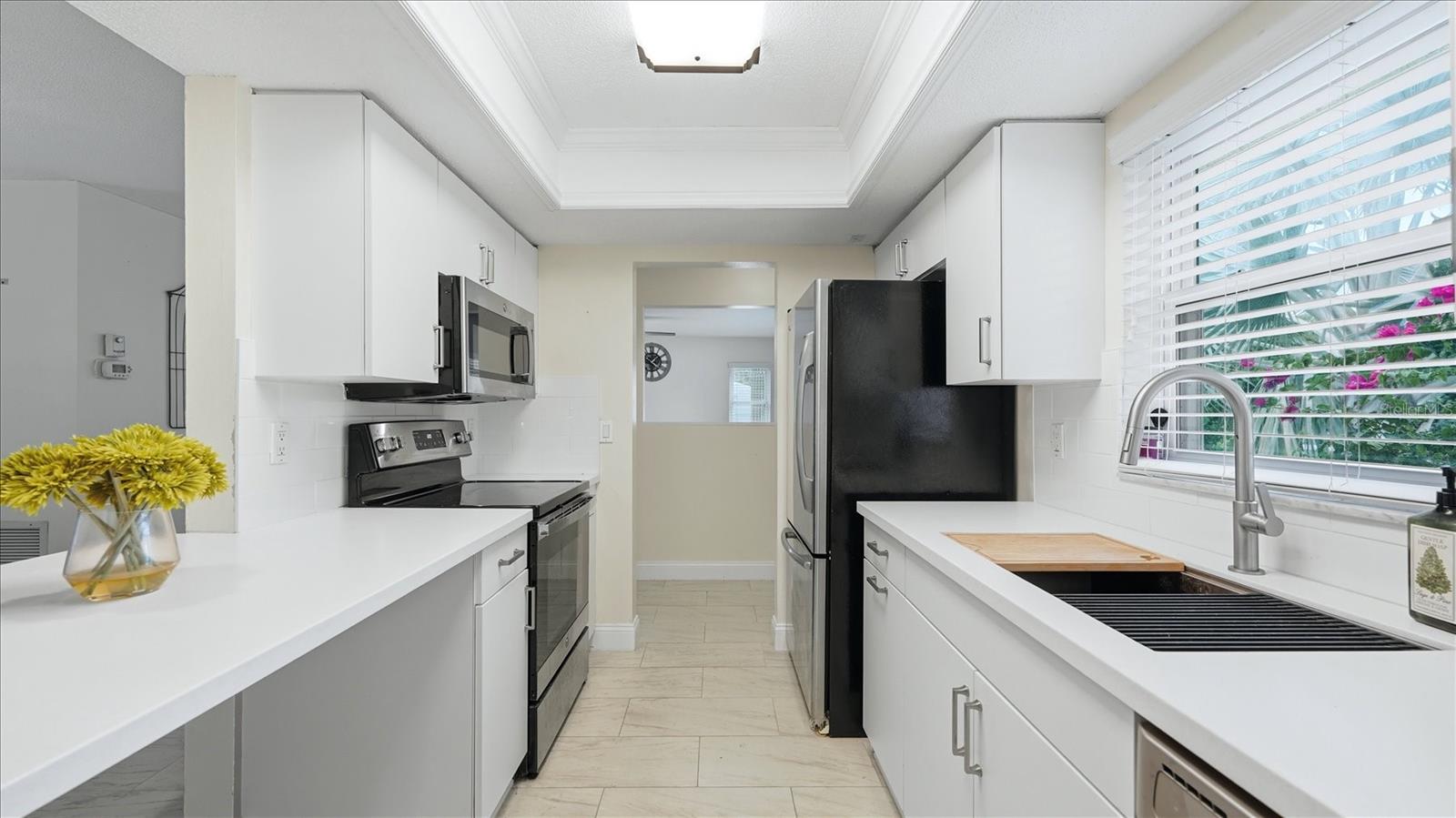6233 ROCKEFELLER AVE — photo 18