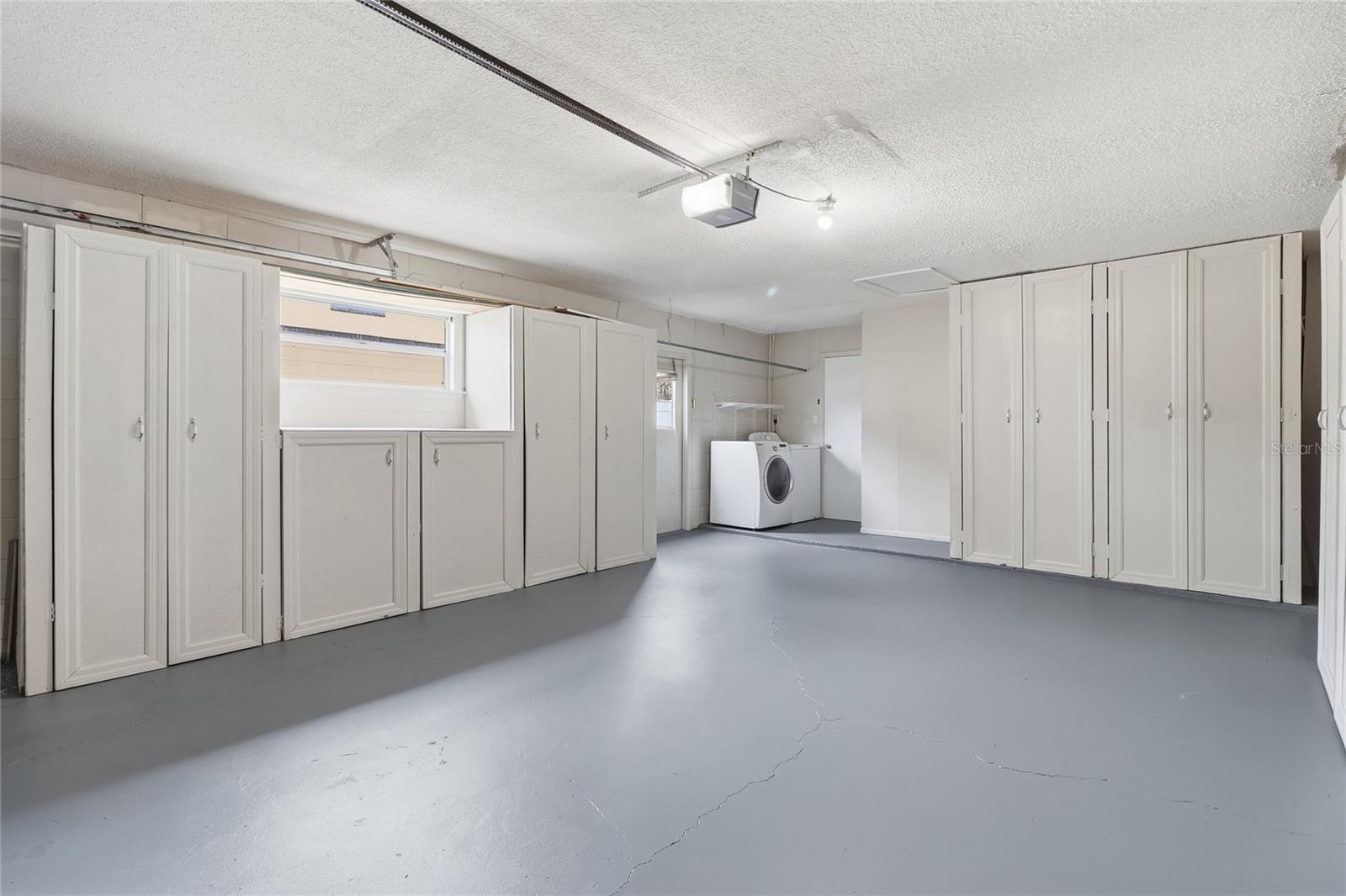 804 CENTERWOOD CT — photo 3