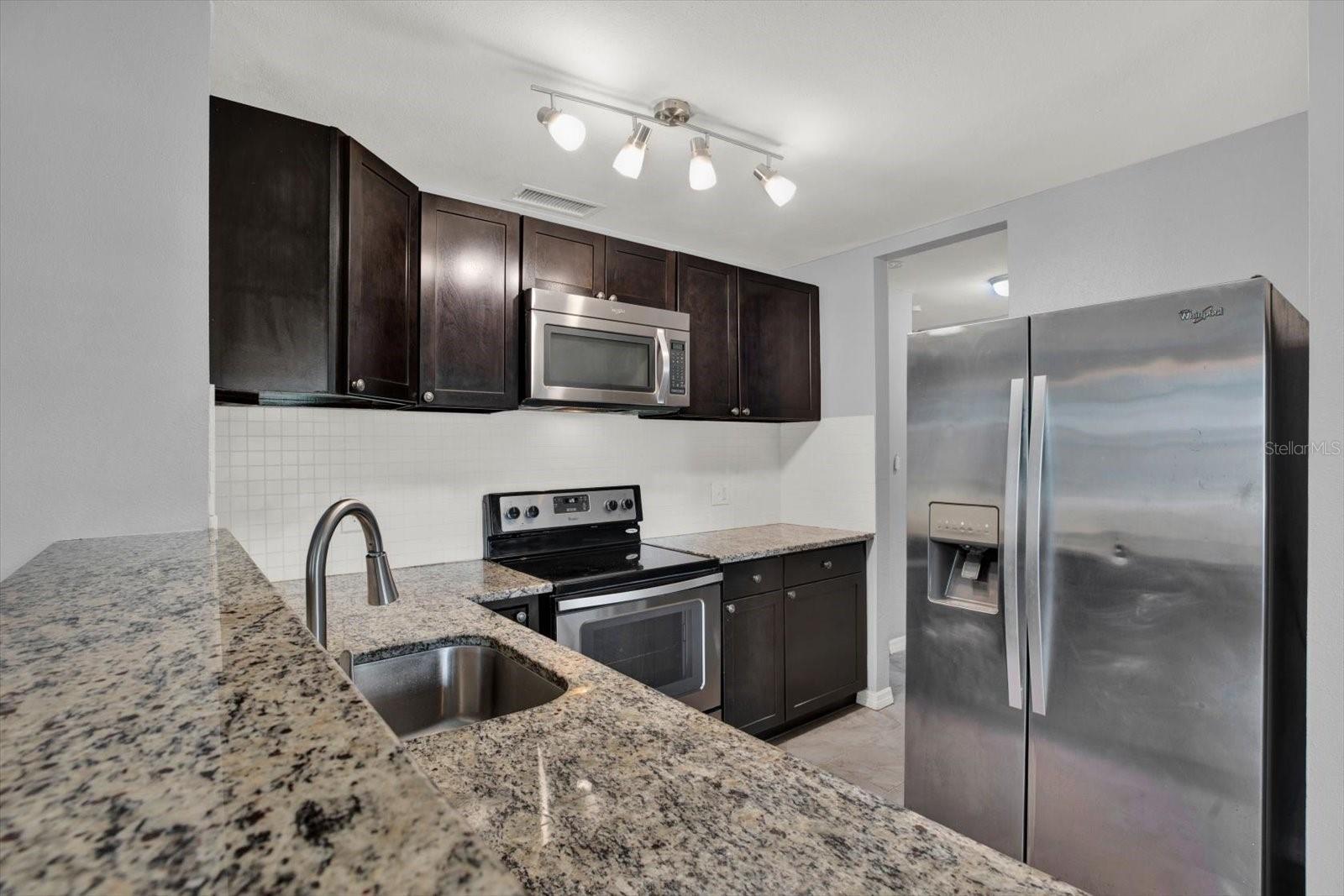 3813 W WISCONSIN AVE — photo 9