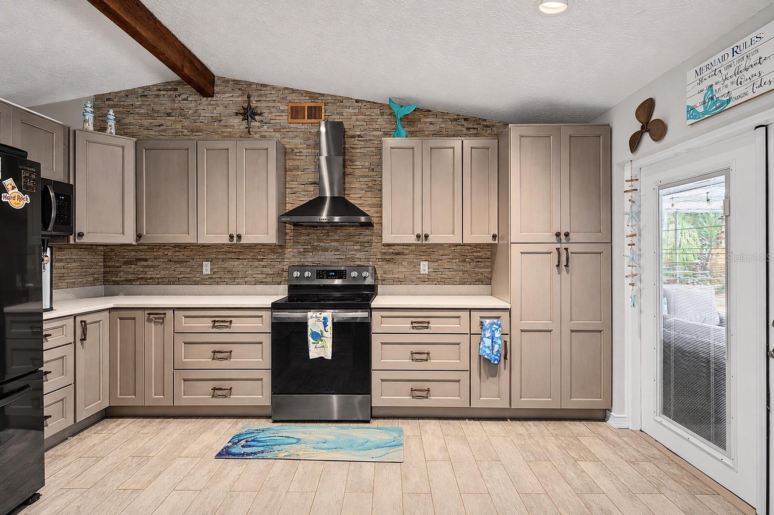 3110 SHADOW OAKS DR — photo 8