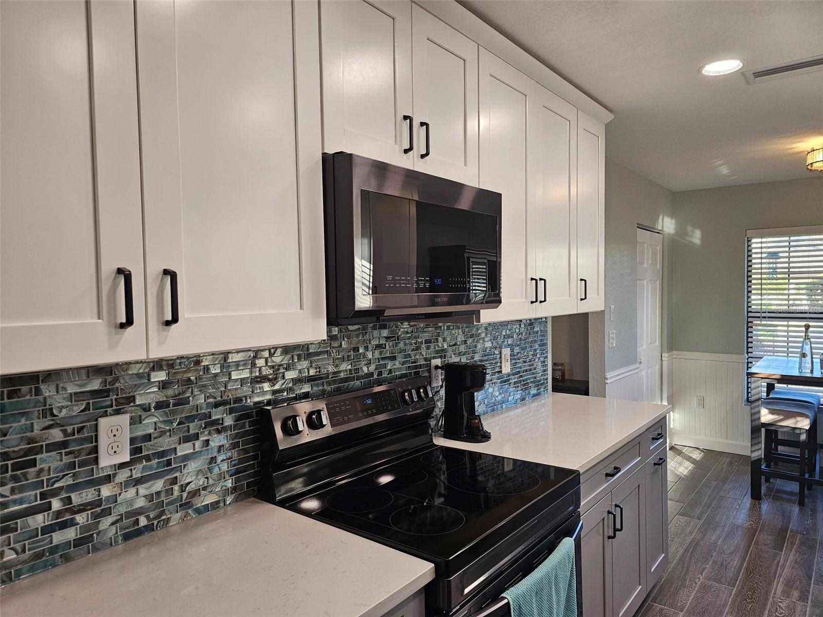 4522 LA JOLLA DR — photo 12