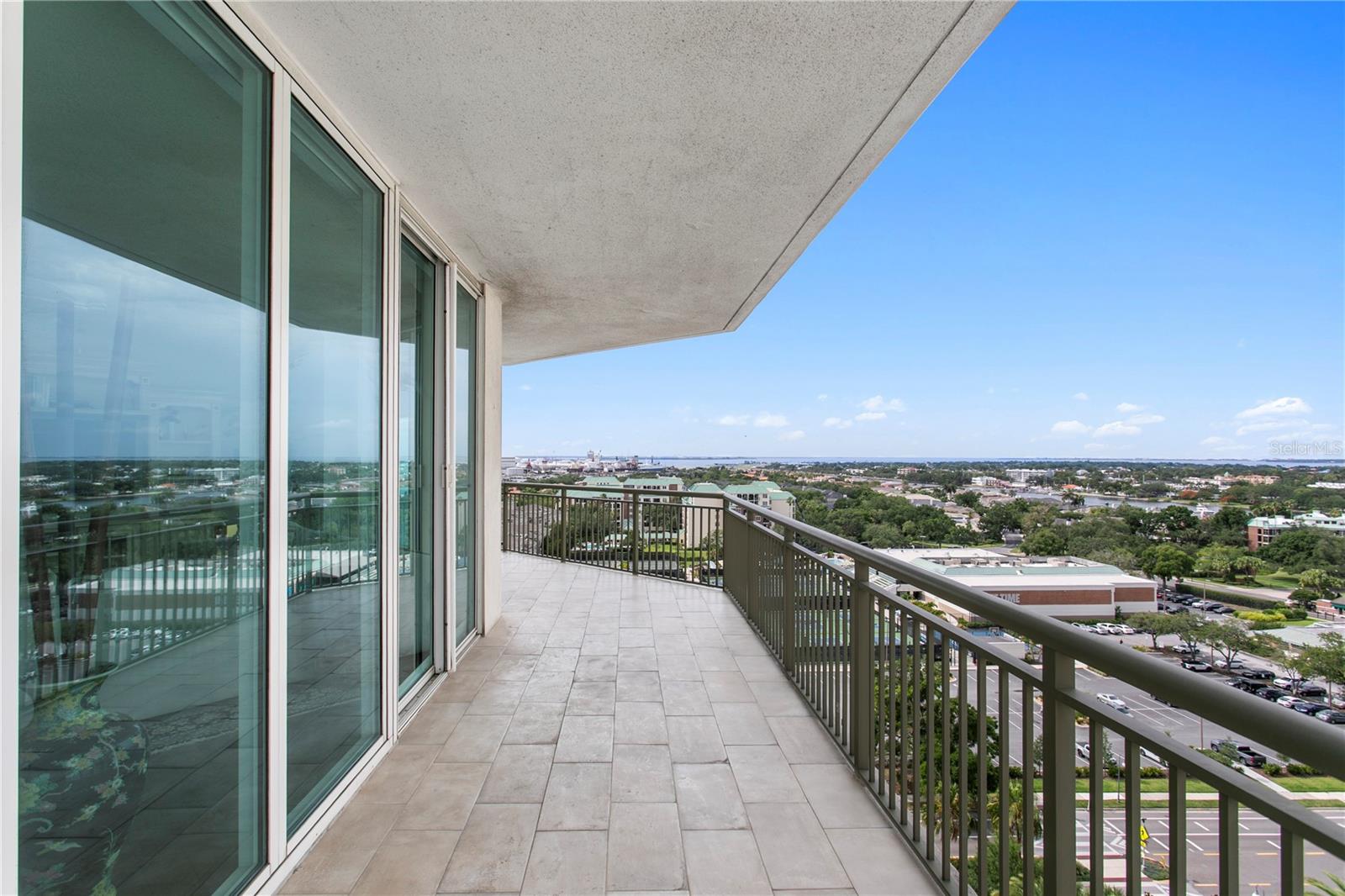 450 KNIGHTS RUN AVE #1208 — photo 31