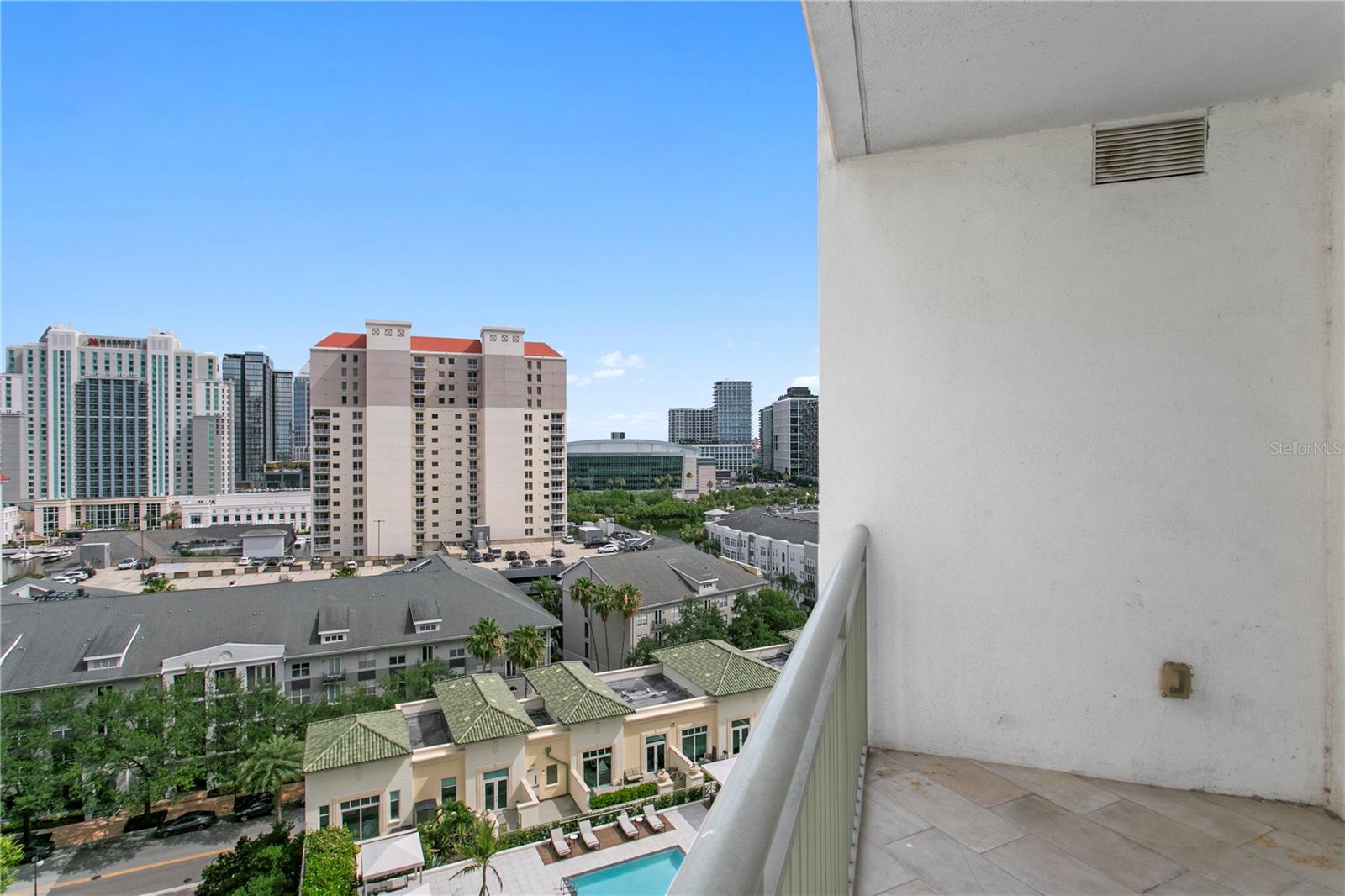 450 KNIGHTS RUN AVE #1208 — photo 33