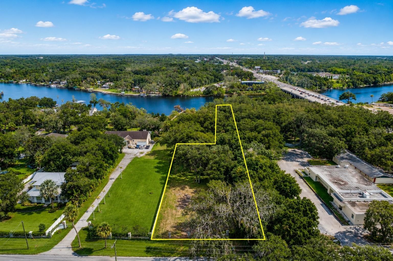 RIVERVIEW DR — photo 10
