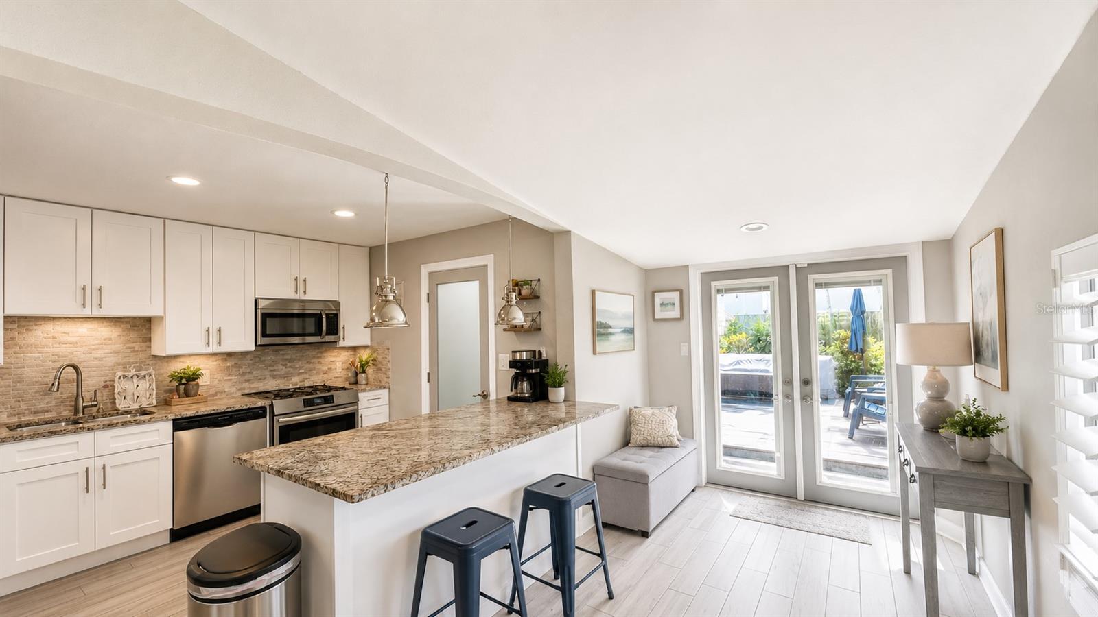 3606 S RENELLIE DR — photo 2
