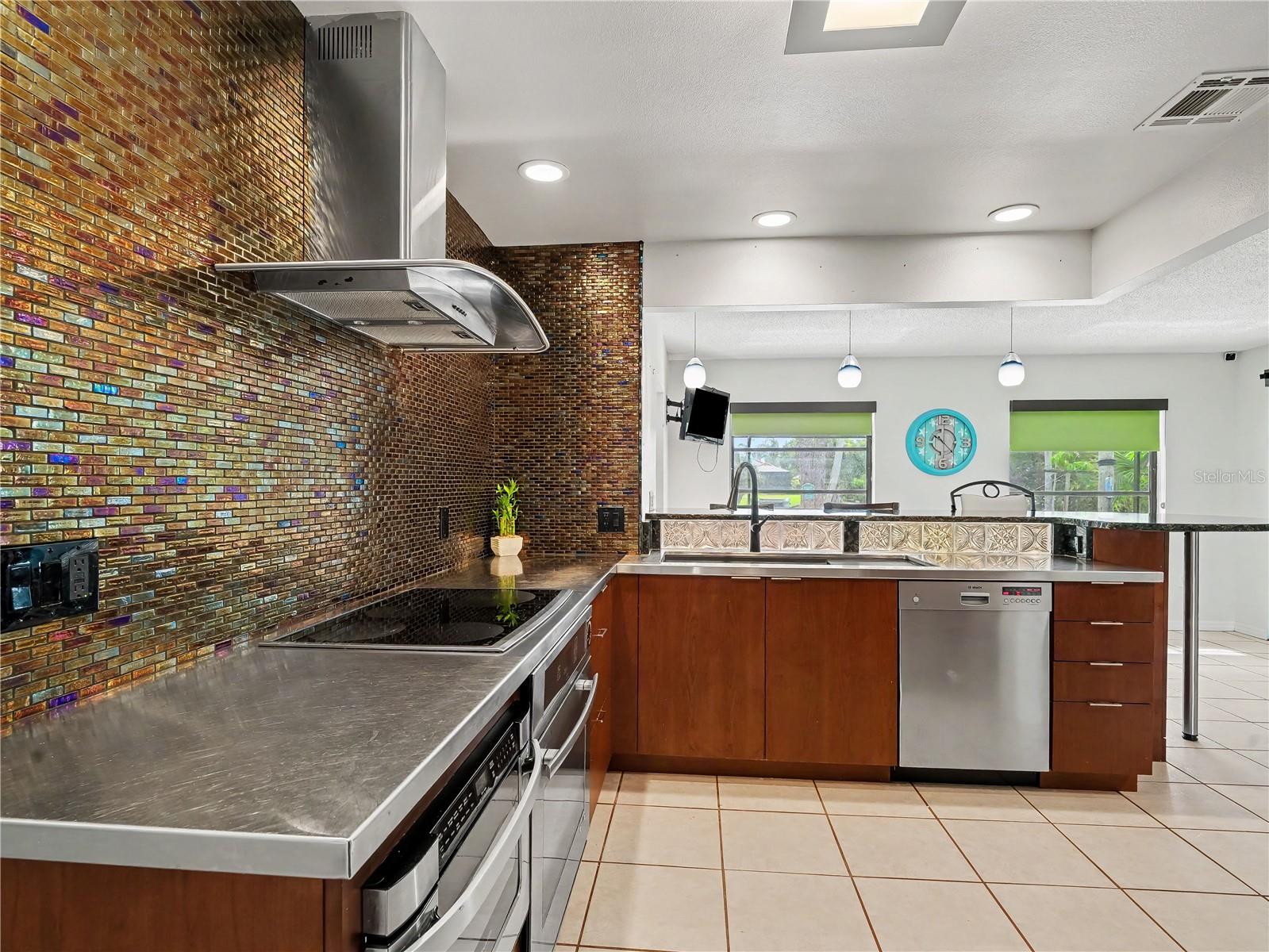 2320 LAKE SHORE DR — photo 10