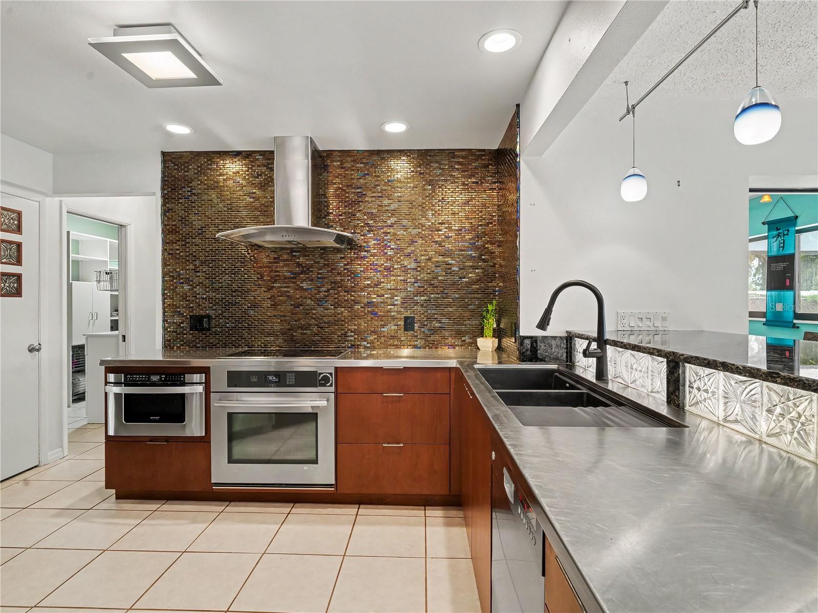 2320 LAKE SHORE DR — photo 9