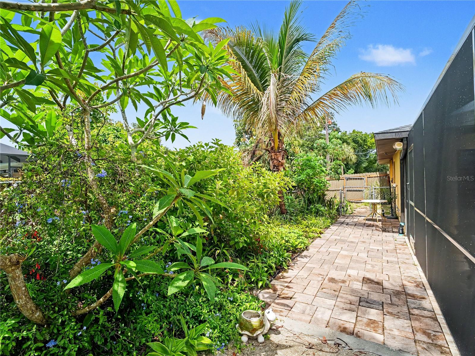 2320 LAKE SHORE DR — photo 43