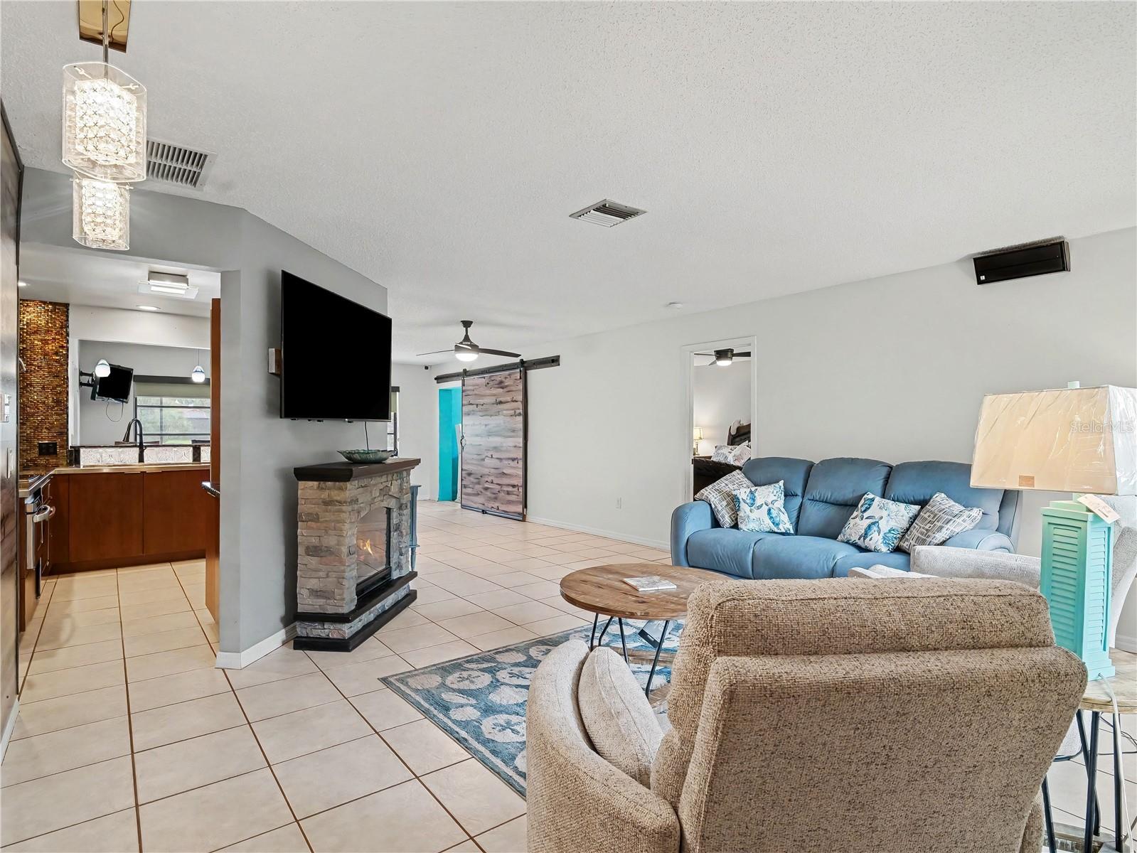 2320 LAKE SHORE DR — photo 7