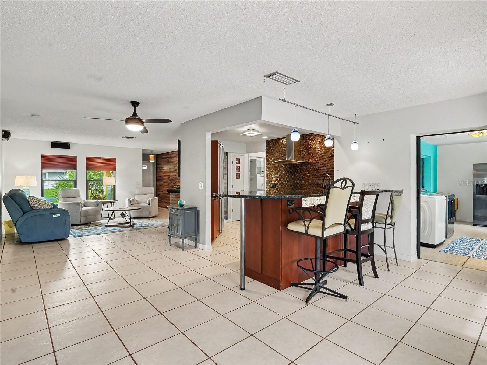 2320 LAKE SHORE DR — photo 8