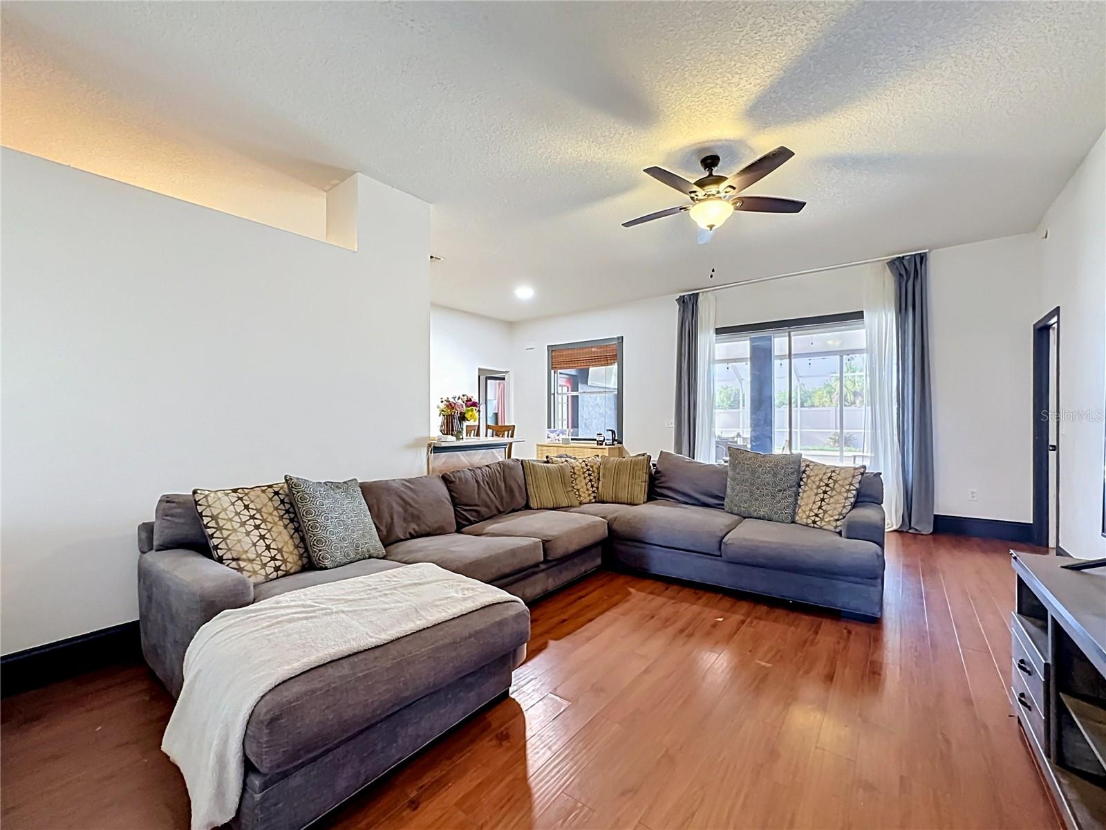 1904 CATTLEMAN DR — photo 17