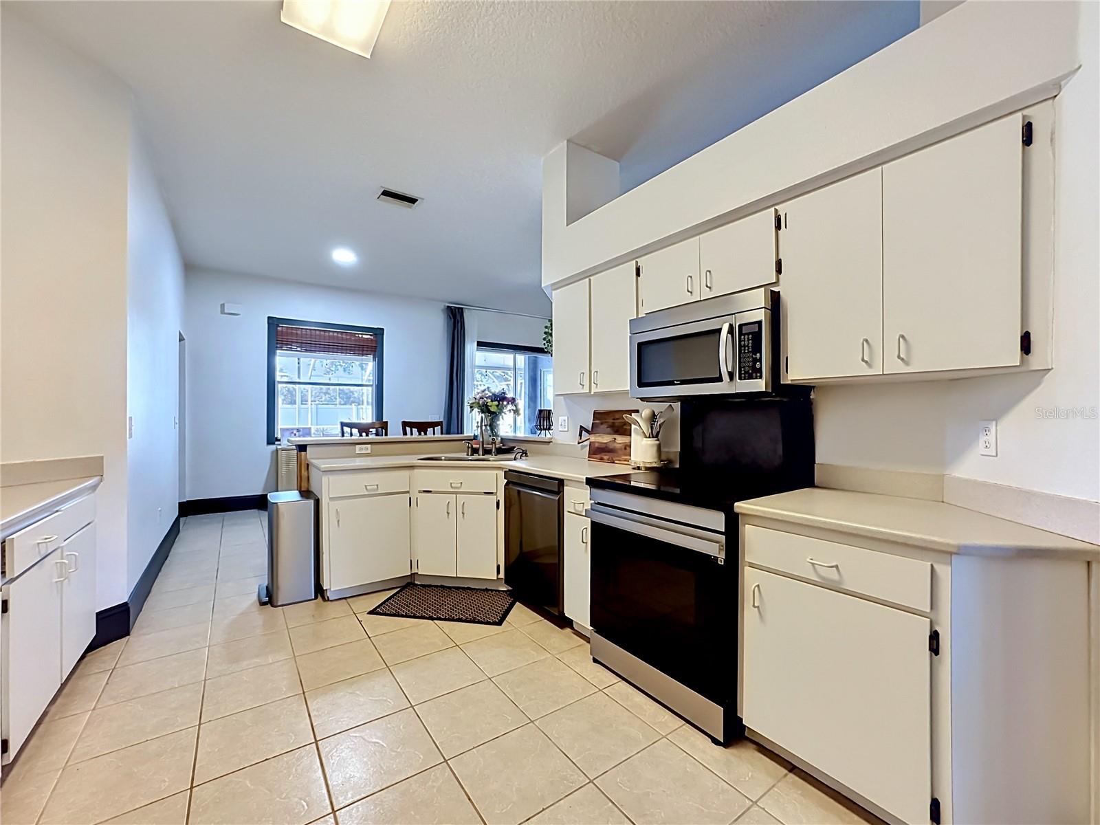1904 CATTLEMAN DR — photo 10
