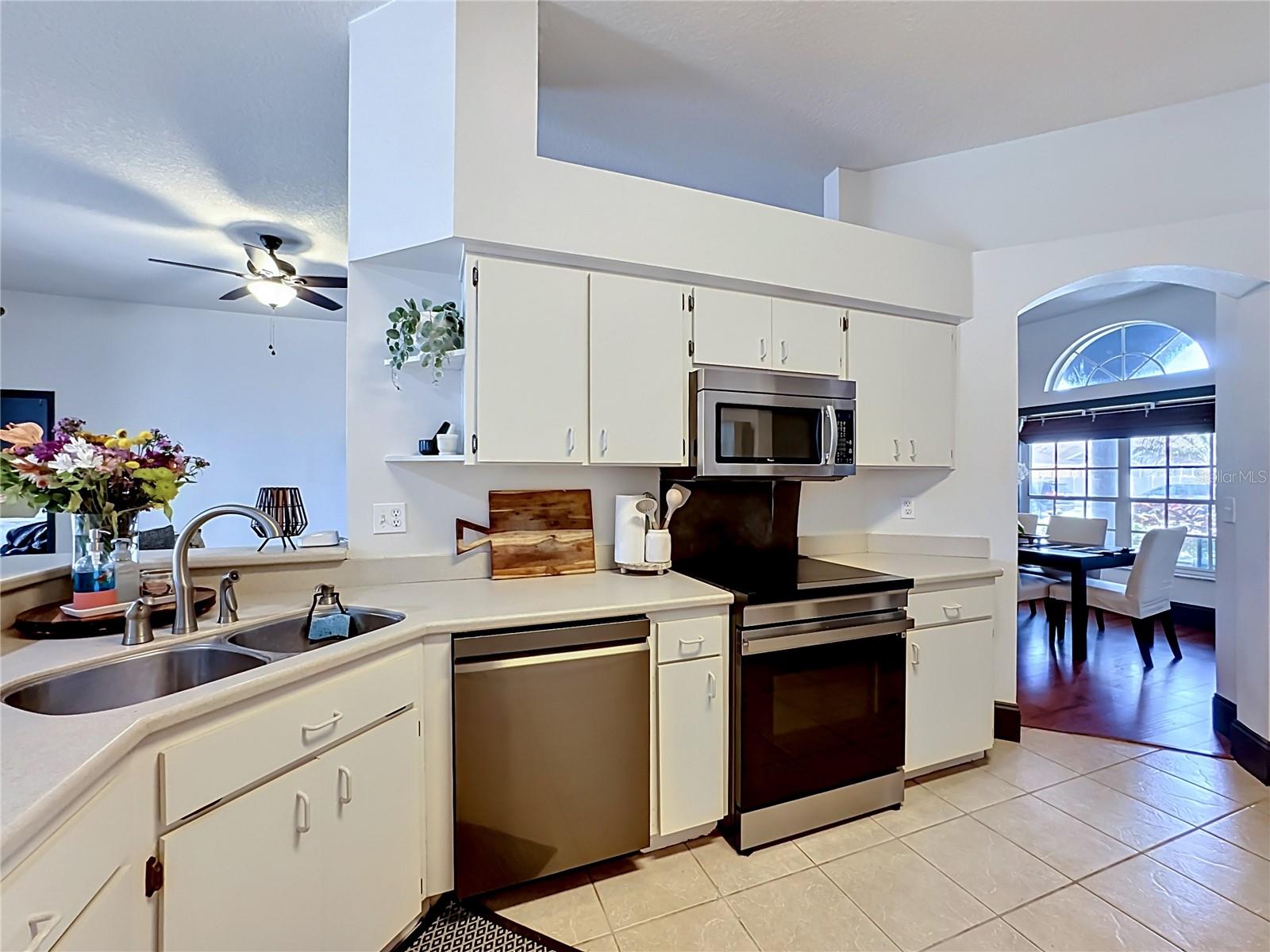 1904 CATTLEMAN DR — photo 11