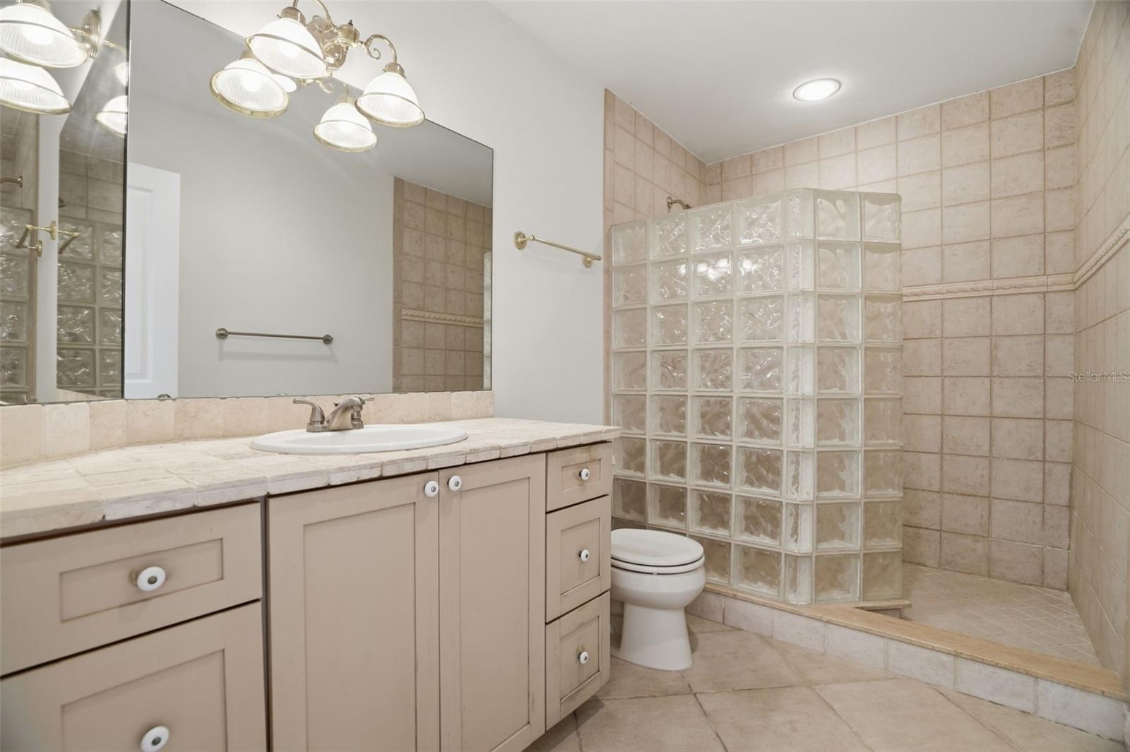 1832 VENETIAN POINT DR — photo 42