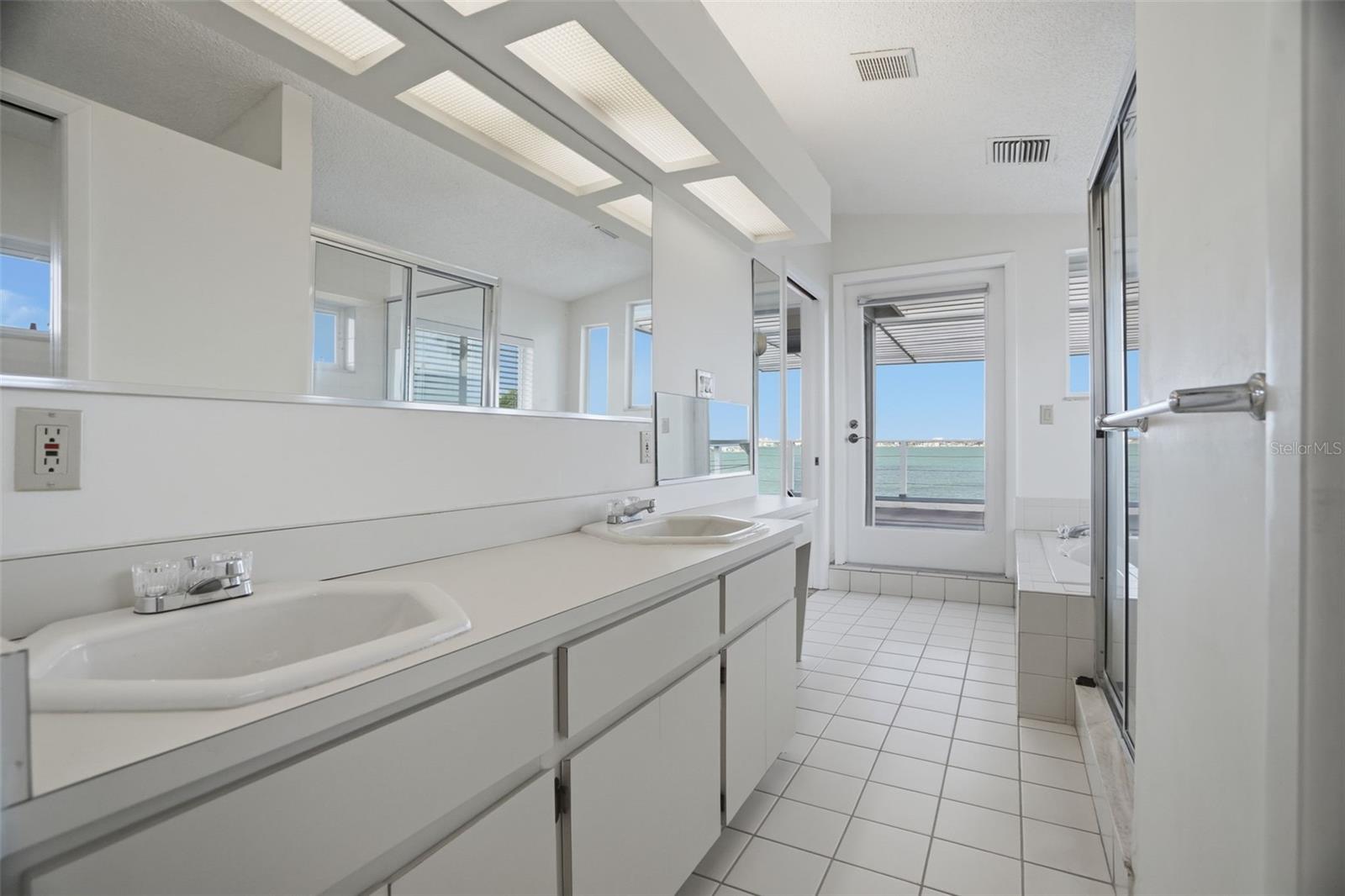 1832 VENETIAN POINT DR — photo 61