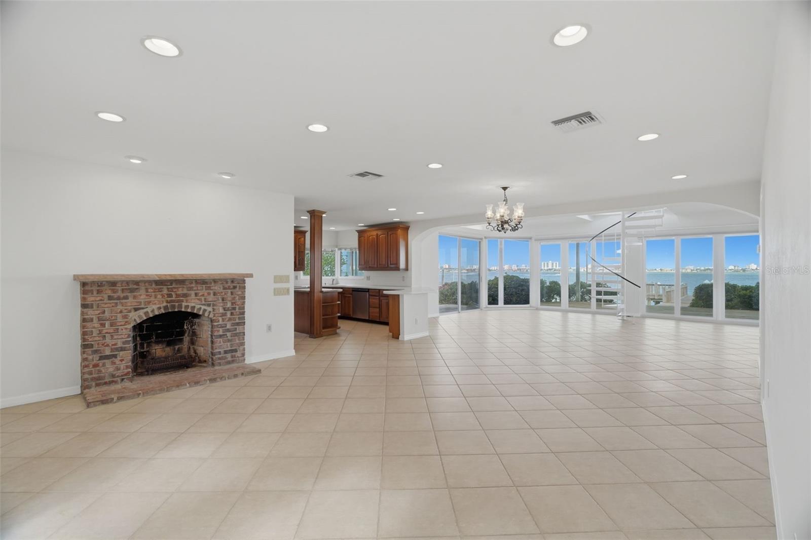 1832 VENETIAN POINT DR — photo 21