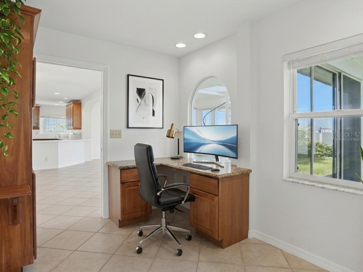 1832 VENETIAN POINT DR — photo 40