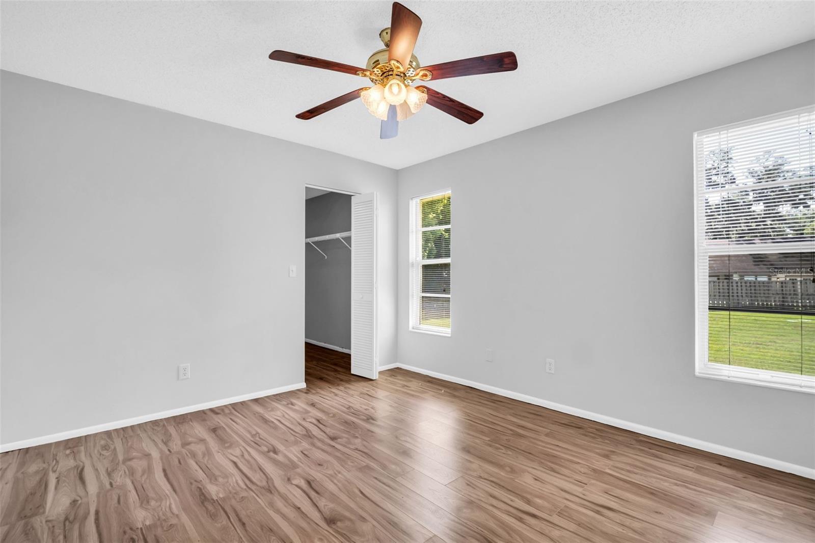 3472 MACLAREN DR — photo 23