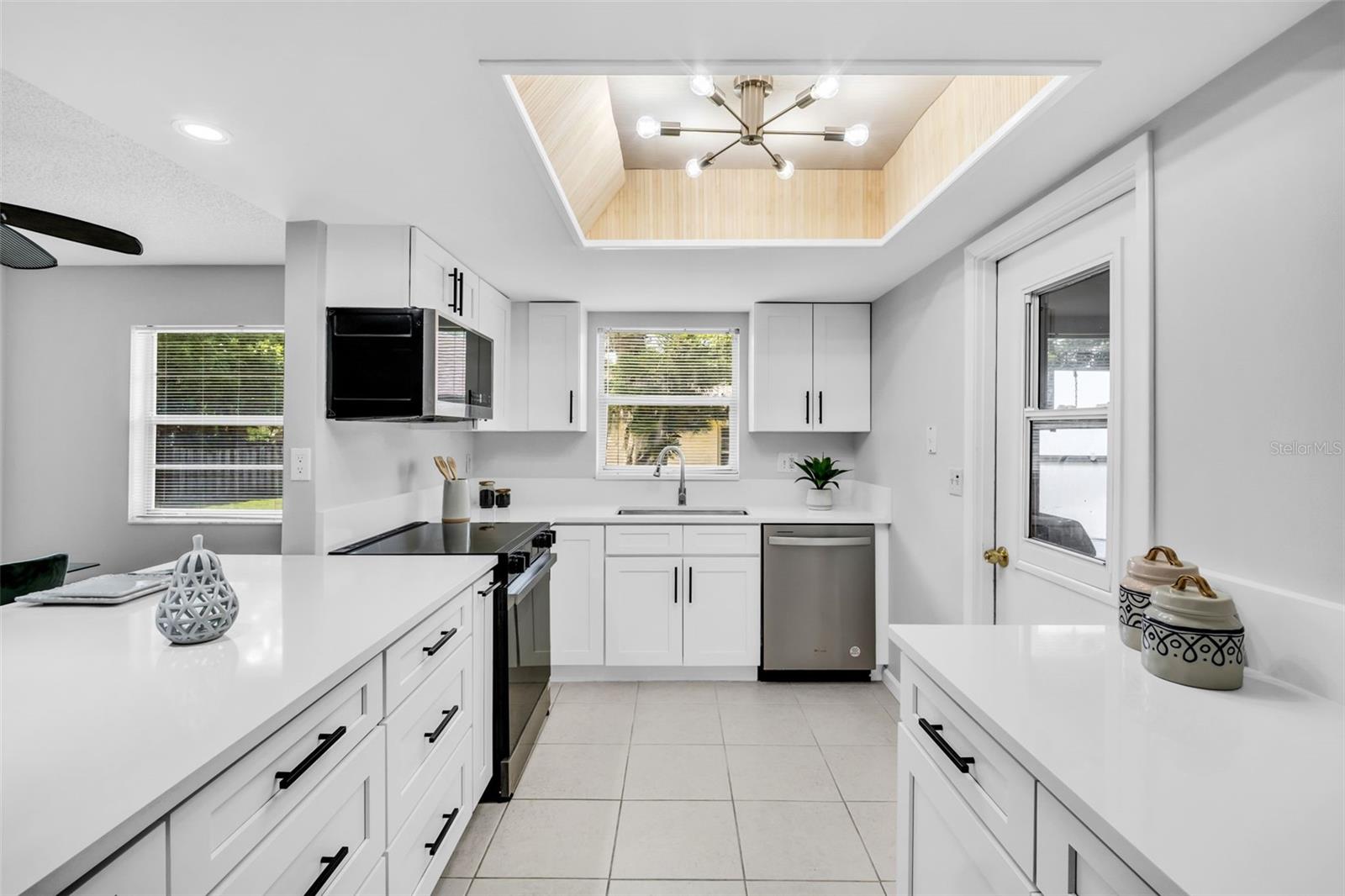 3472 MACLAREN DR — photo 15