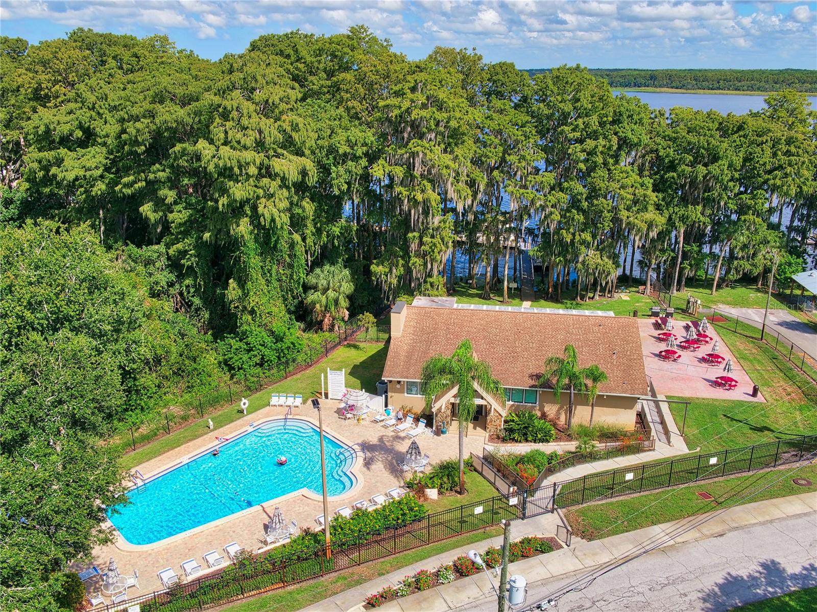 3472 MACLAREN DR — photo 44