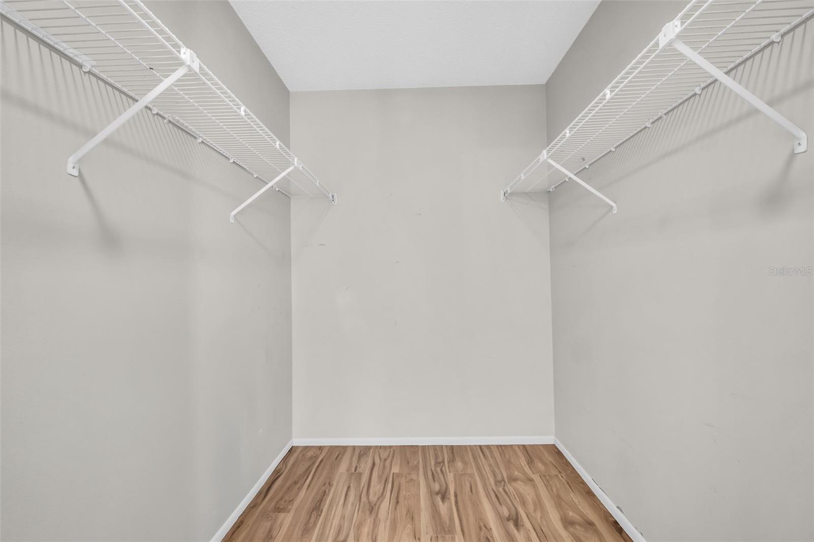 3472 MACLAREN DR — photo 25