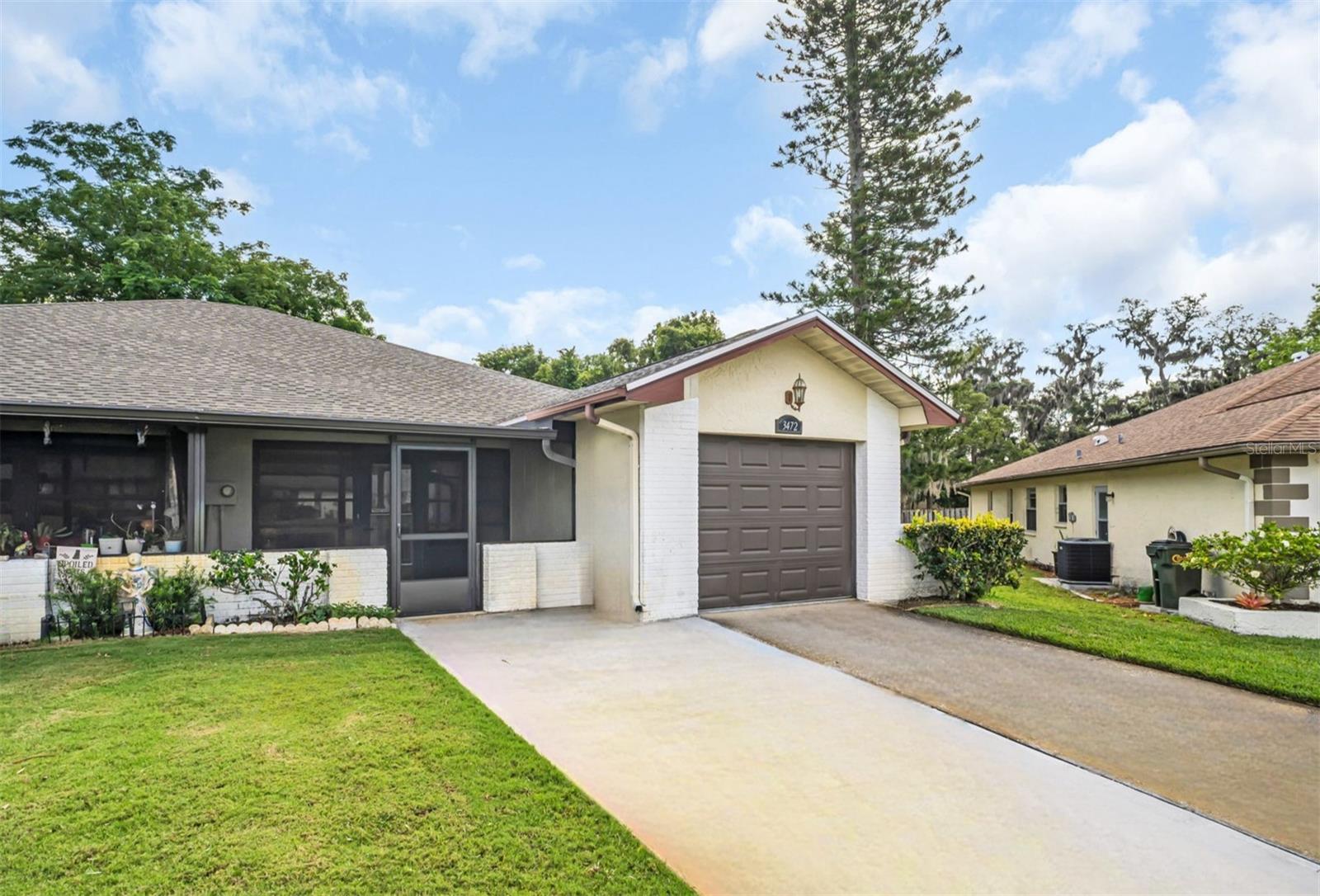 3472 MACLAREN DR — photo 2