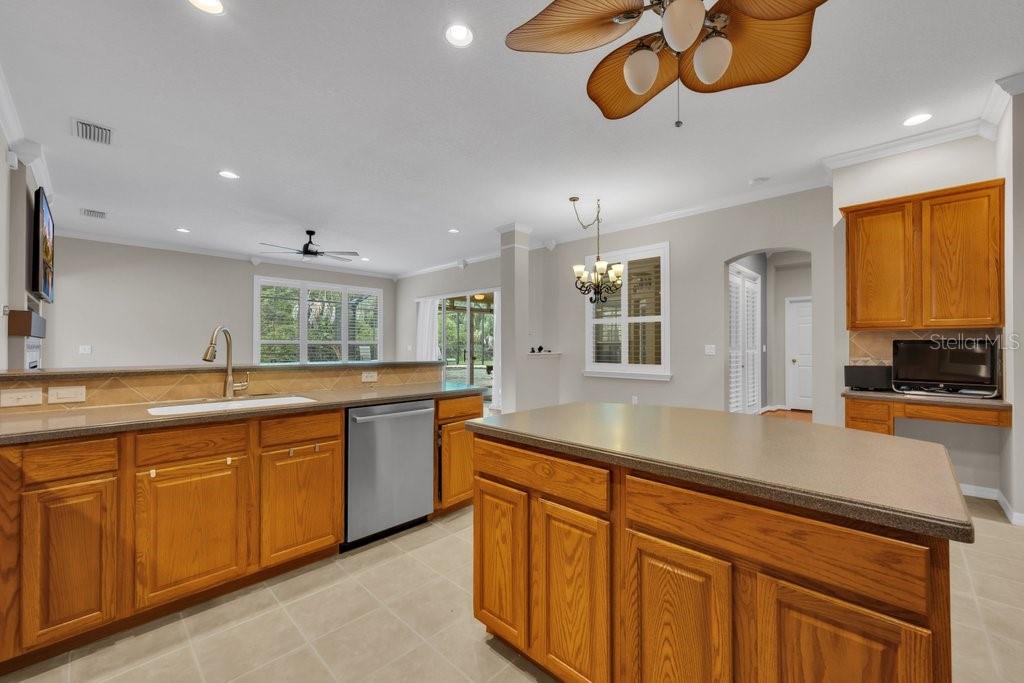 6122 KESTRELPARK DR — photo 16