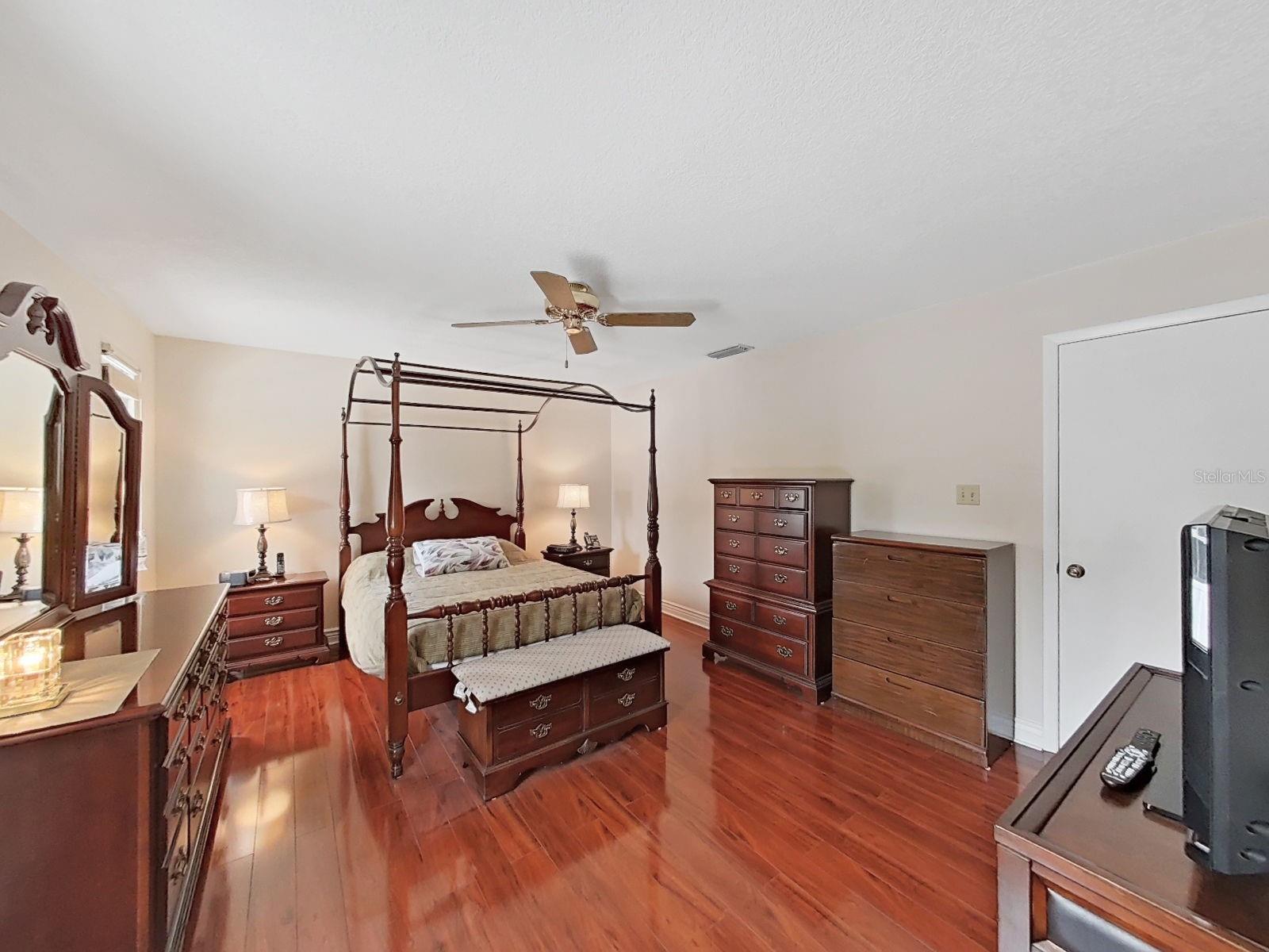 1367 CORNER OAKS DR — photo 14