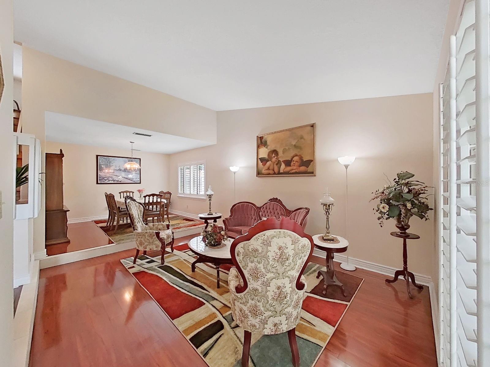 1367 CORNER OAKS DR — photo 5