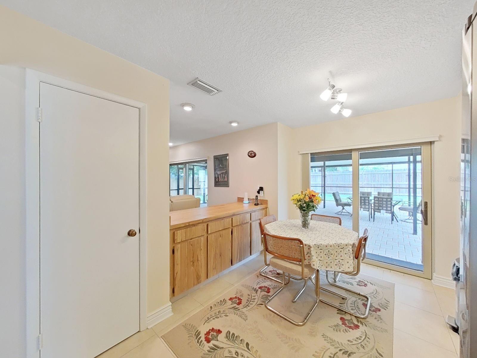 1367 CORNER OAKS DR — photo 12