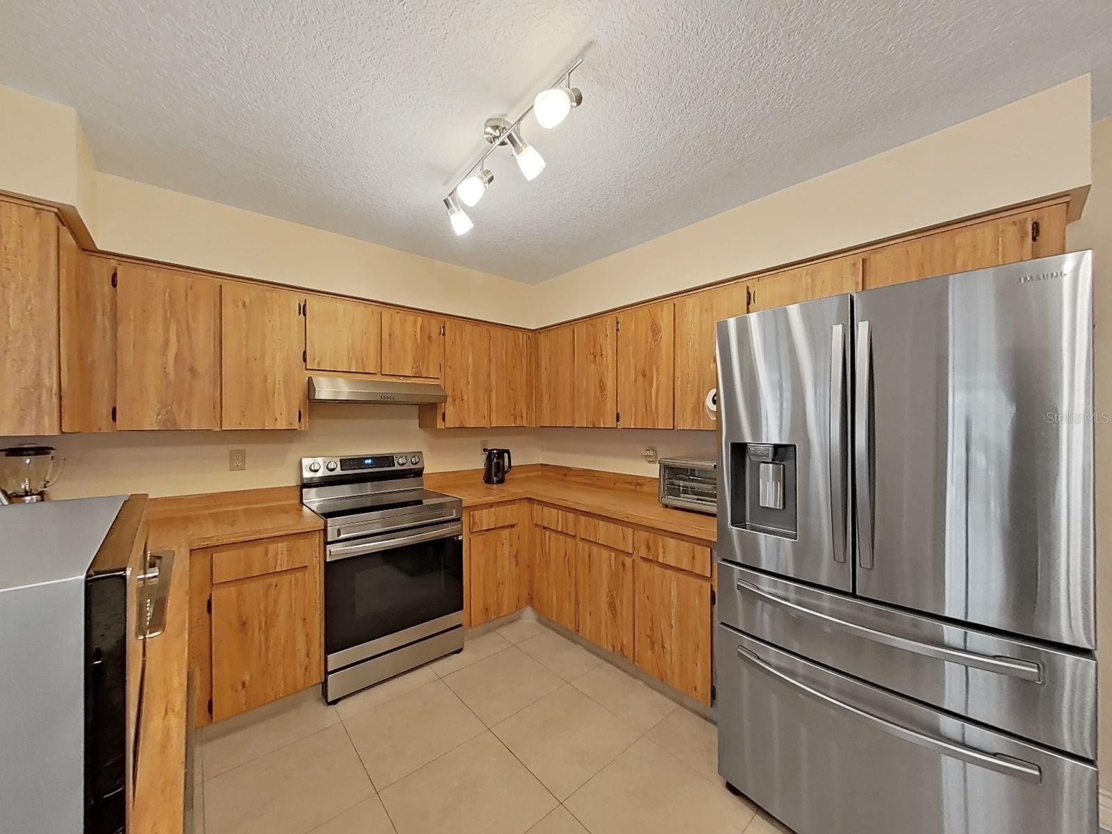 1367 CORNER OAKS DR — photo 10