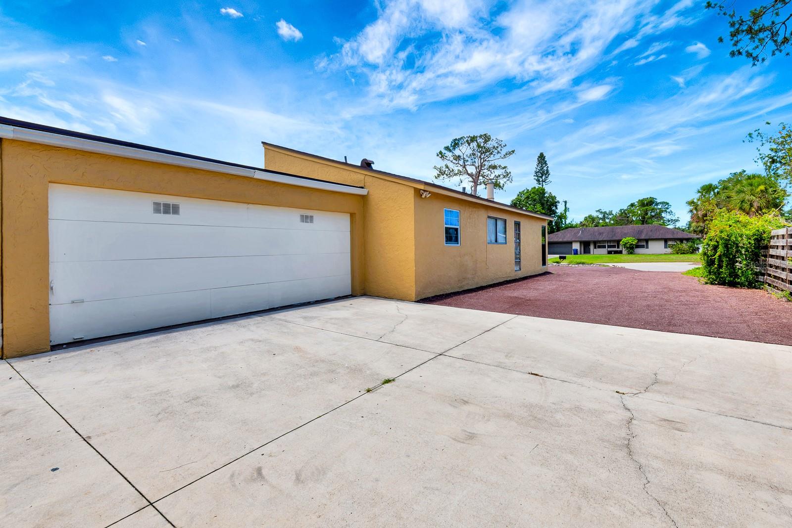 2315 RIVERWOOD PINES DR — photo 2