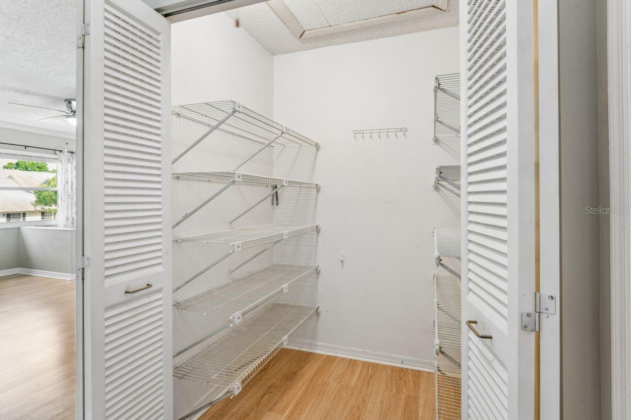 6016 WILDS DR — photo 33
