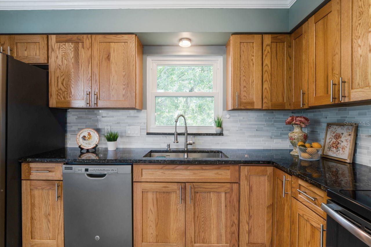 6016 WILDS DR — photo 19