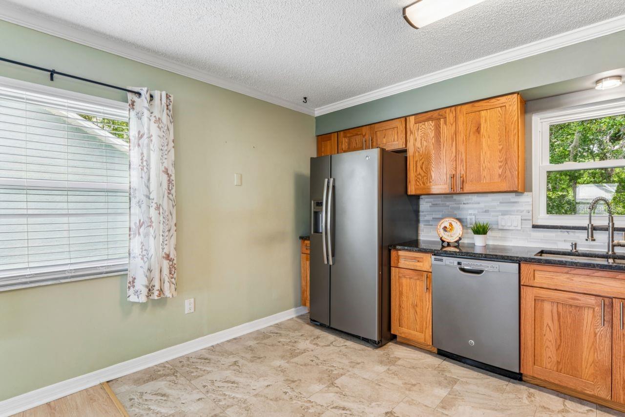 6016 WILDS DR — photo 21
