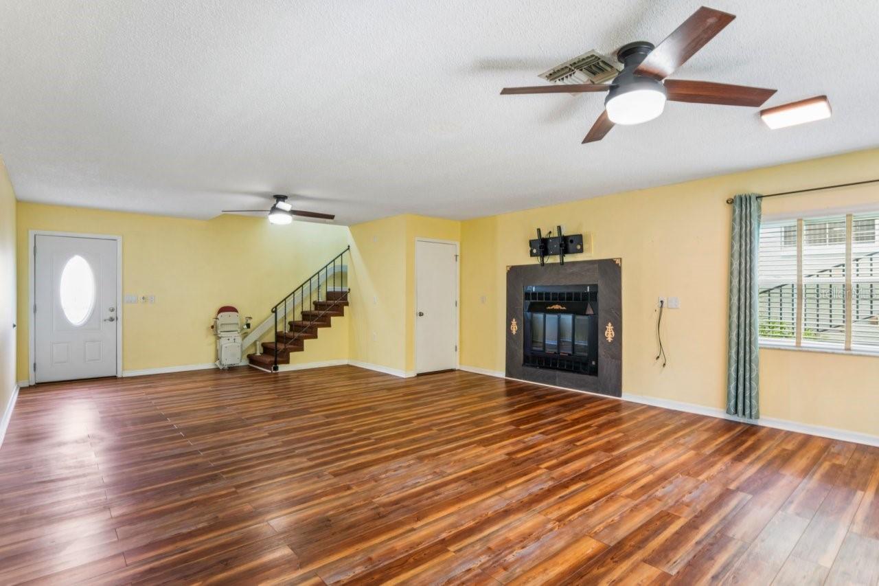 6016 WILDS DR — photo 11