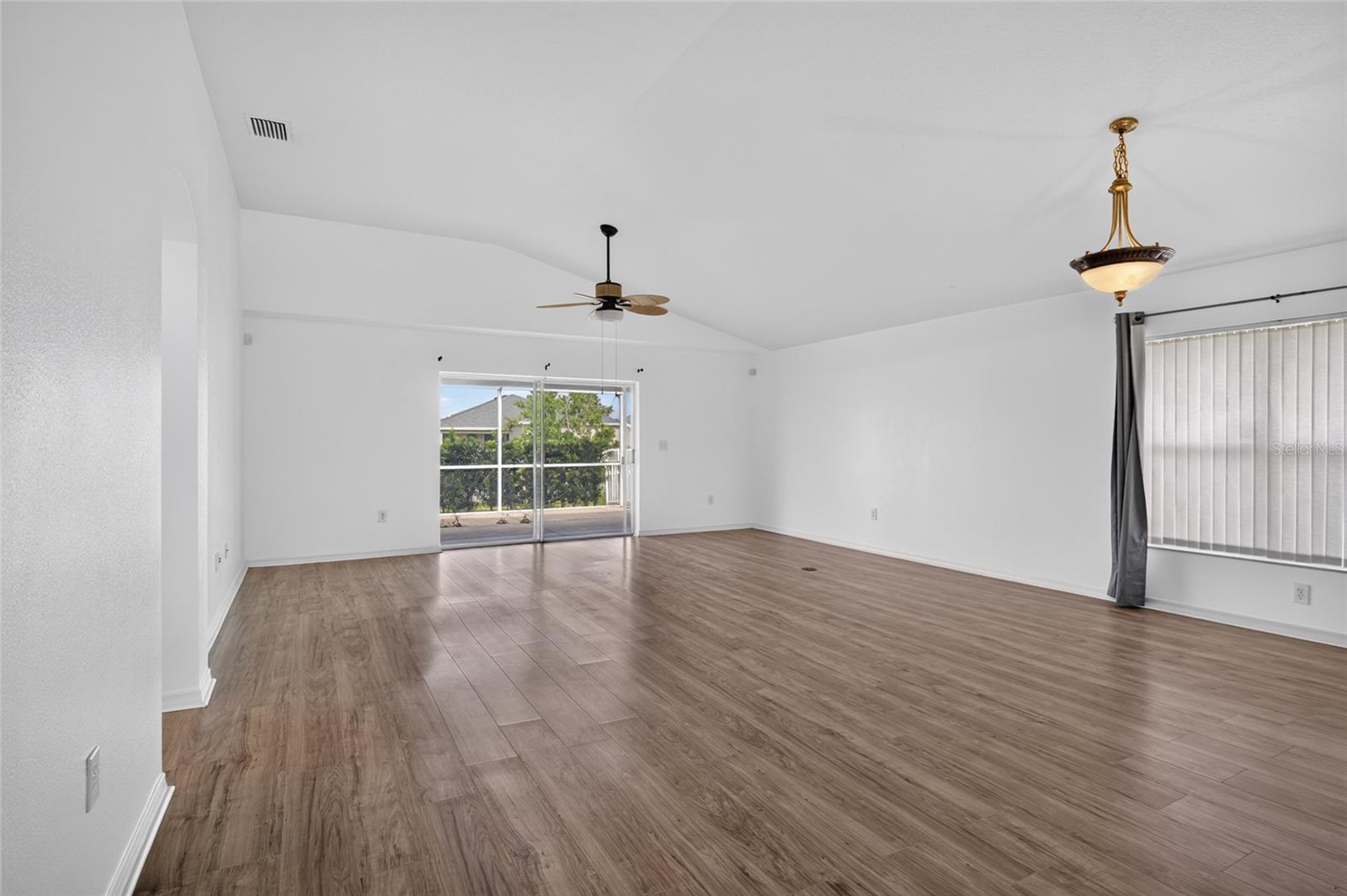6833 RUNNER OAK DR — photo 13
