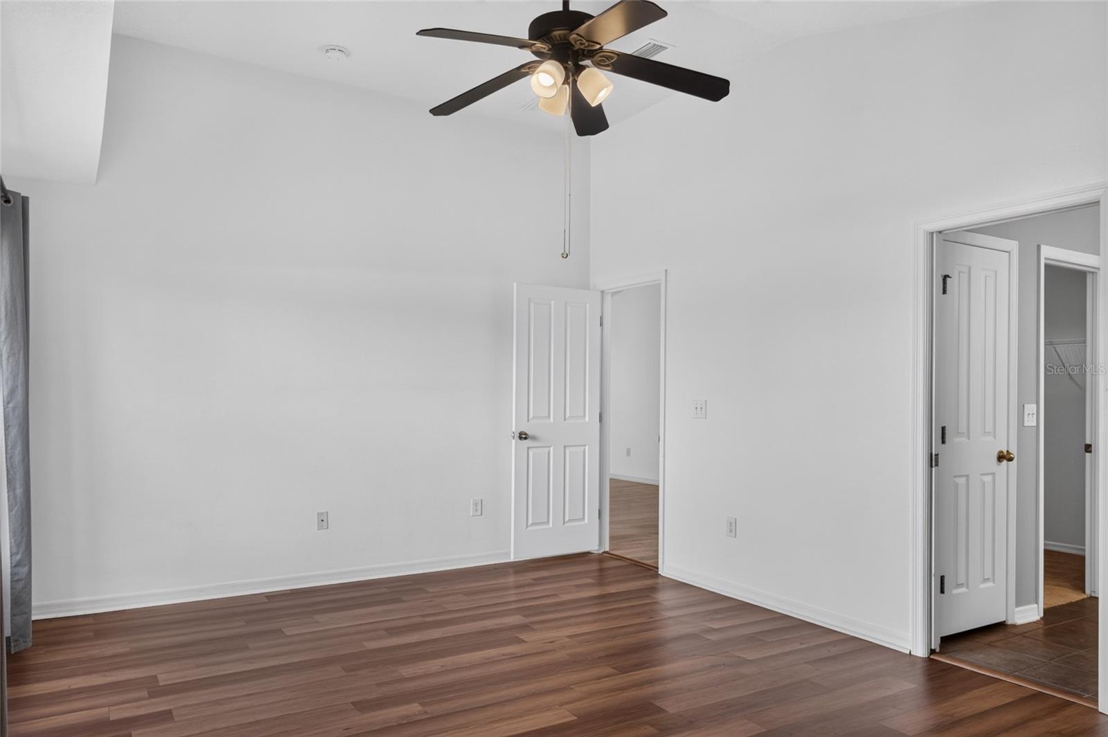 6833 RUNNER OAK DR — photo 33