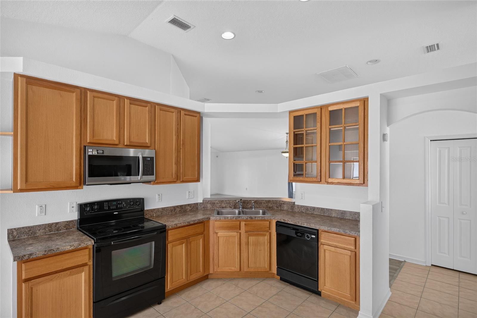 6833 RUNNER OAK DR — photo 11