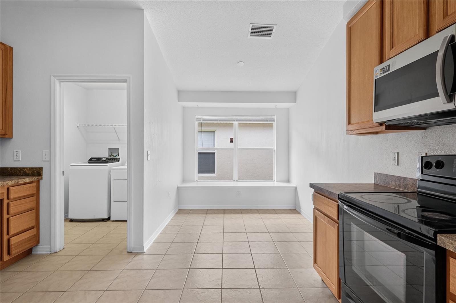 6833 RUNNER OAK DR — photo 8